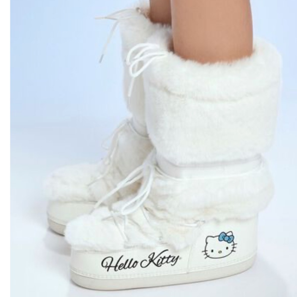Hello kitty boots SIZE 7